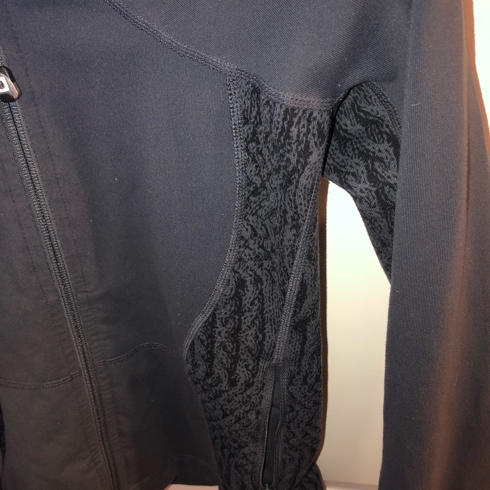 Lululemon gray jacket - Picture 2 of 3